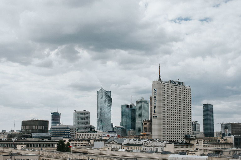 panorama warszawy na zdjęciu Novotel