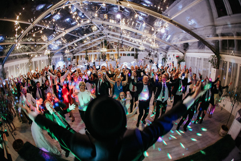 zabawa weselna prowadzona przez wodzireja w endorfina foksal 