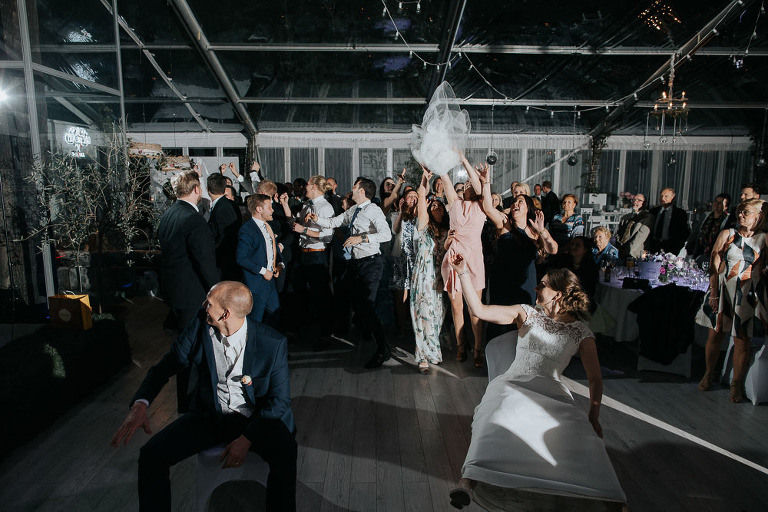 Żut welonem podczas wesela w endorfina foksal 