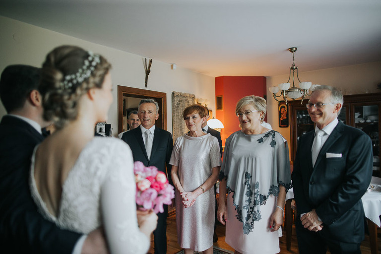 błogosławieństwo przez rodziców 