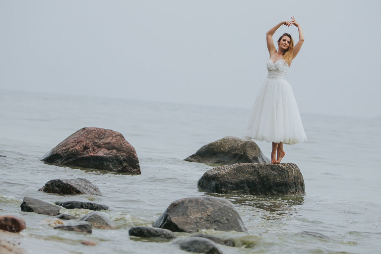 portret panny młodej nad morzem