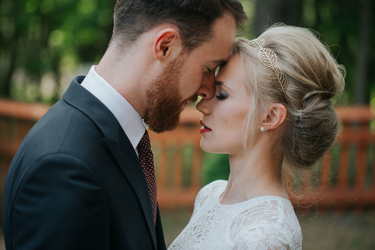 ciasny portret nowożeńców 