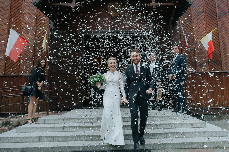 konfetti na wyjście z kościoła po ślubie 