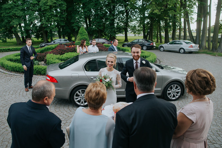 przyjazd pary młodej do dworu droblin 