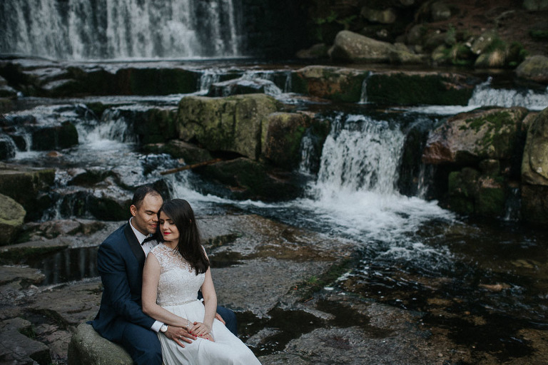 plener ślubny z wodospadem