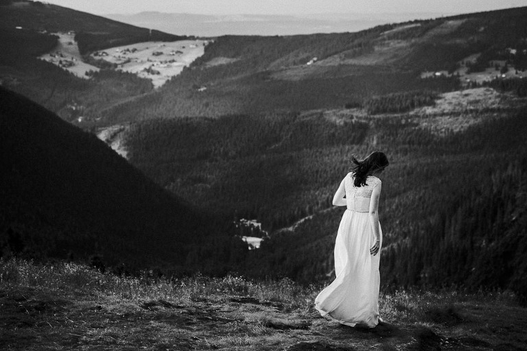 Pana młoda w górach 