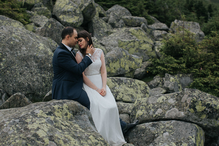 sesja ślubna na skałkach 