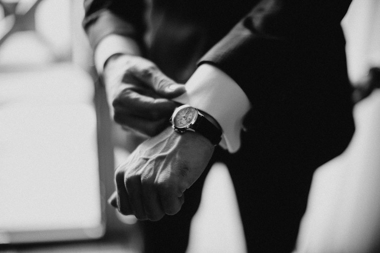 poprawki koszuli przed ślubem 