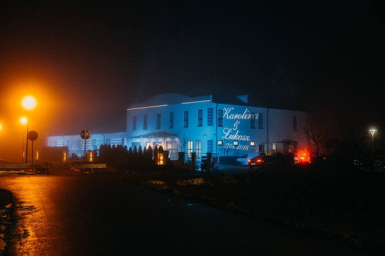 sala weselna Kasjopeja Grójec wieczorową porą 