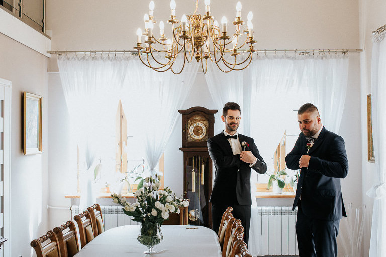 pan młody ze świadkiem 