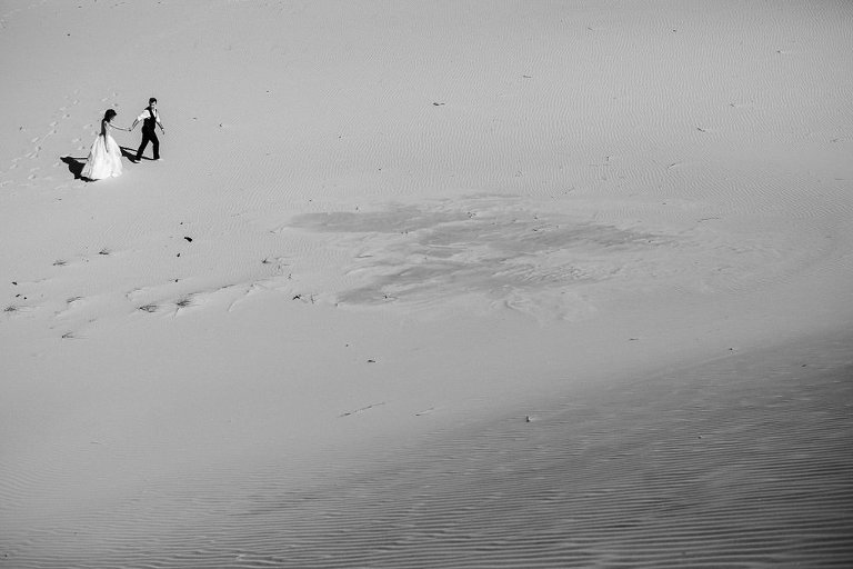 plener nad polskim morzem spacer po plaży