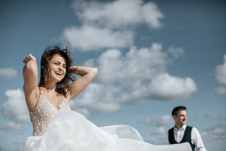 wietrzna sesja slubna 