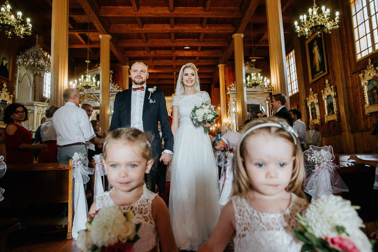 dzieci na slubie 