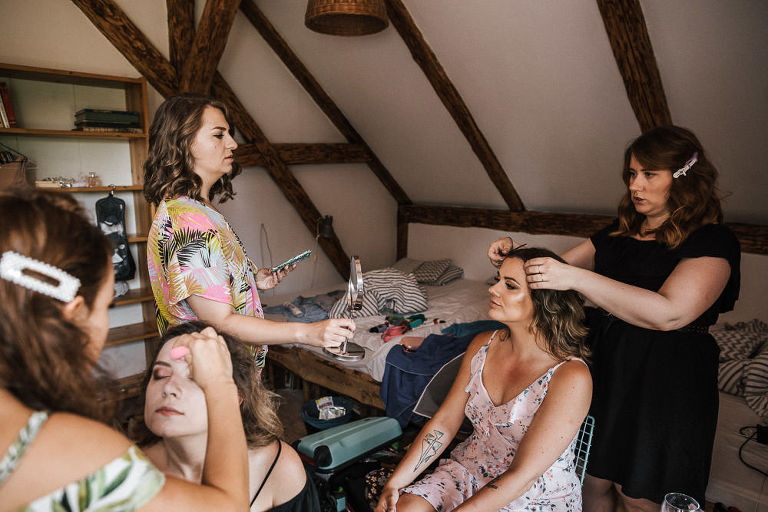 makijaż ślubny na wesele w stodole