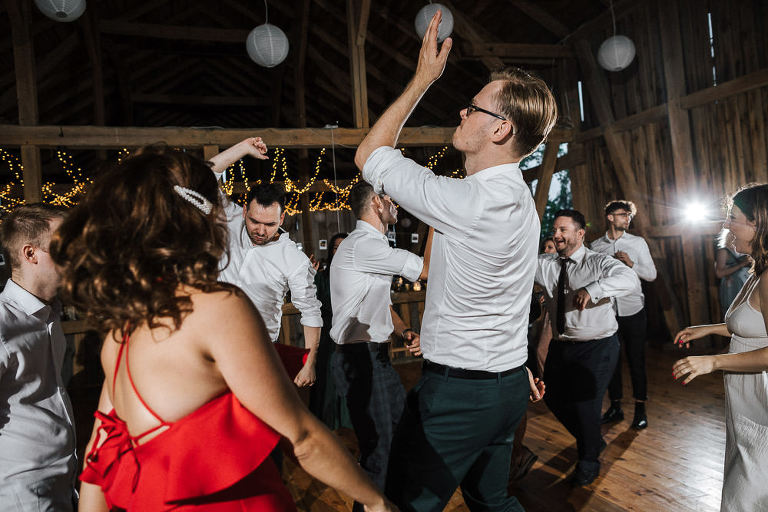 tańce w stodole kawkowo