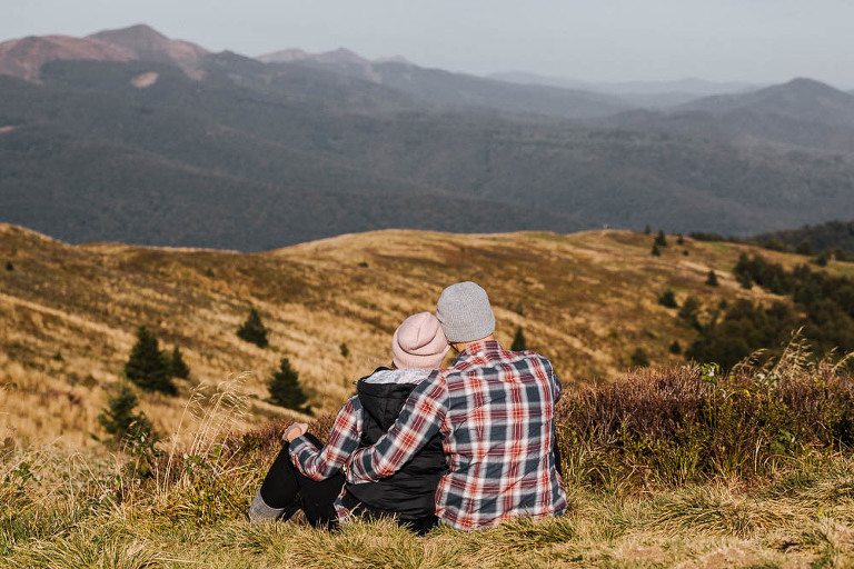 oświadczyny w trakcie sesji narzeczeńskiej w Bieszczadach