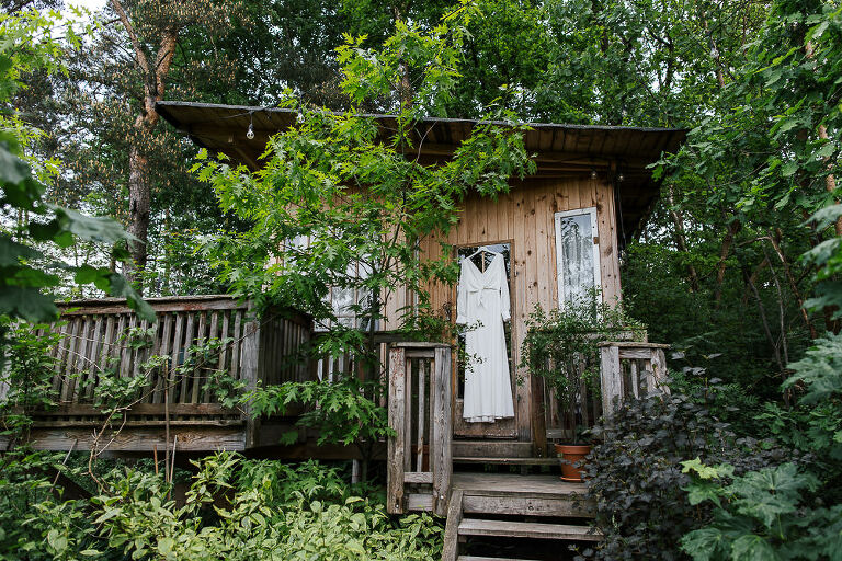 Cicha 23 drewniany domek obok dużej stajni