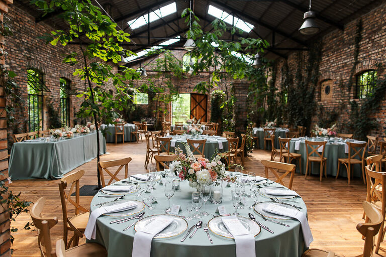 cicha 23 duża stajnia nakrycie stołów