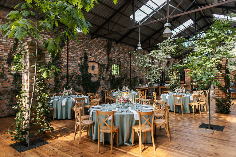 cicha 23 duża stajnia wnetrze