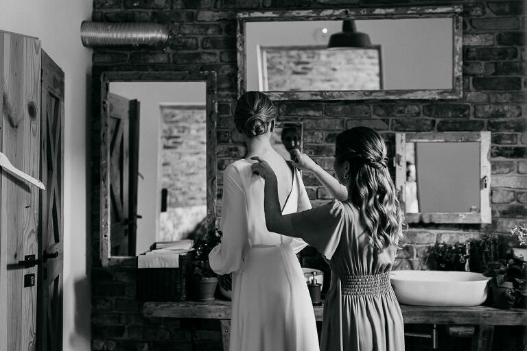 cicha 23 ubieranie sukni przed ślubem