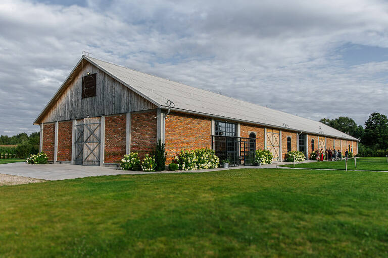 Duża stodoła w Majątku Howieny 