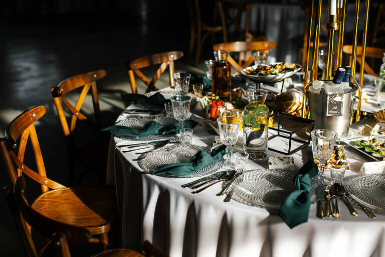 stół weselny w Majątku Howieny 