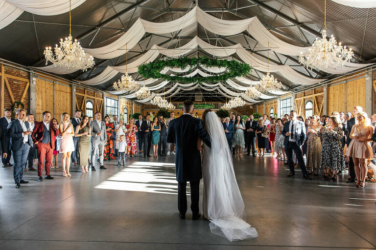 przywitanie gości wesele Majątek Howieny w Pomigaczach 