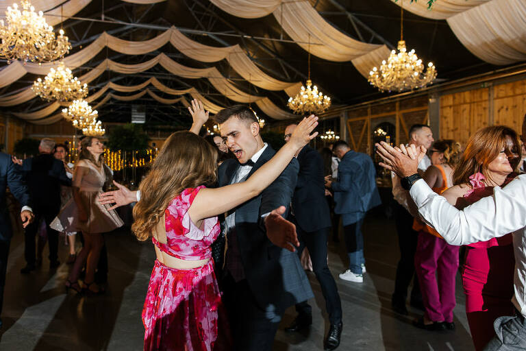 wesele w stodole majatek howieny 